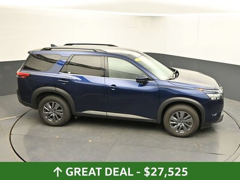 Used 2025 Nissan Pathfinder SV FWD image 39