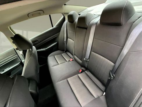 Used 2024 Nissan Altima 2.5 SV FWD image 20