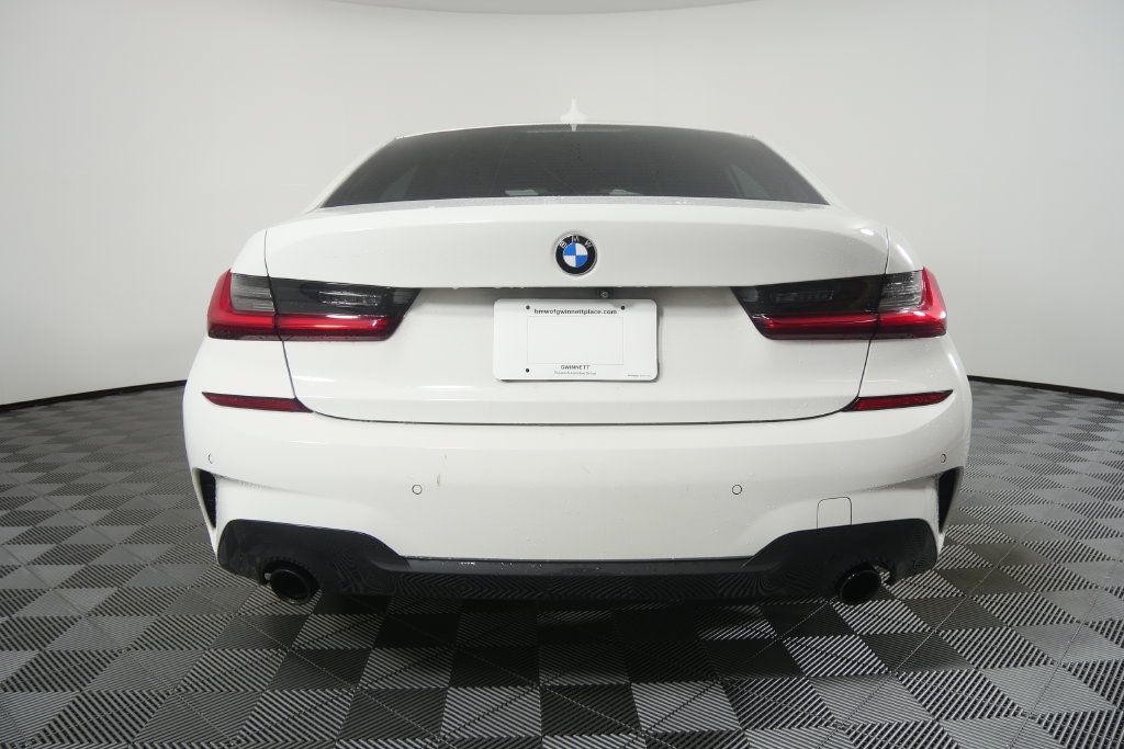 Used 2021 BMW 330i Sedan w/ M Sport Package RWD image 5