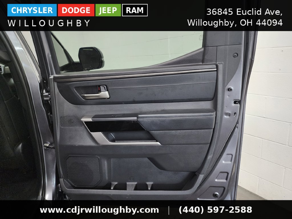 Used 2025 Toyota Tundra Limited AWD/4WD image 37