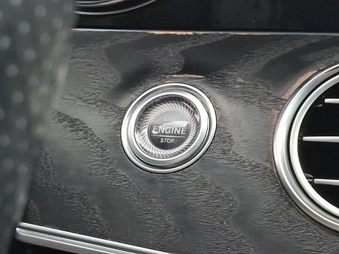Used 2018 Mercedes-Benz E 300 4MATIC image 23