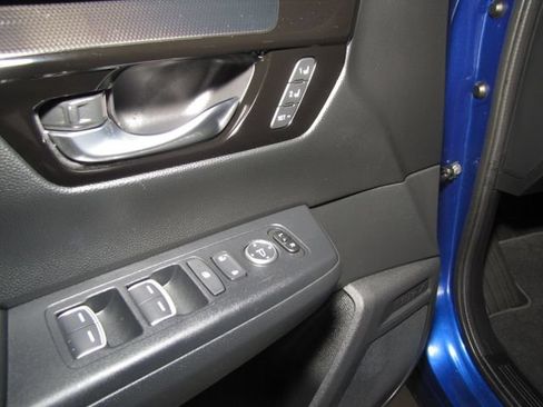 Used 2025 Honda CR-V EX-L image 11