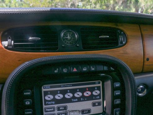 Used 2006 Jaguar XJ Vanden Plas Super V8 Portfolio RWD image 50