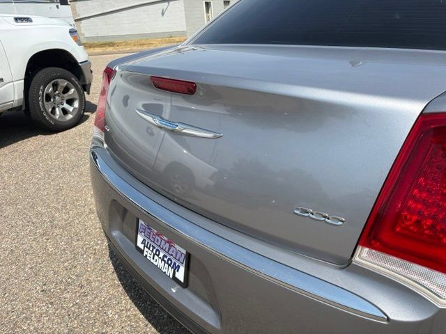 Used 2018 Chrysler 300 Limited AWD/4WD image 31