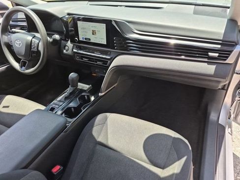 Used 2025 Toyota Camry LE FWD image 31