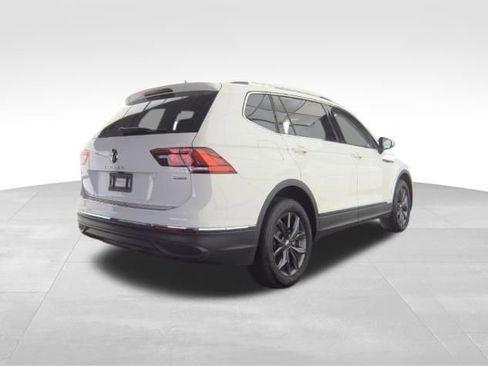 Used 2022 Volkswagen Tiguan SE image 4