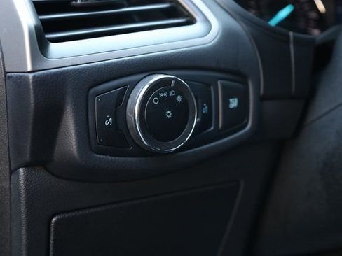 Used 2024 Ford Edge SEL image 12