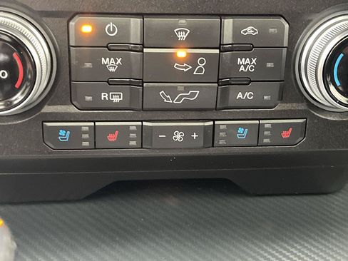Used 2020 Ford F150 Lariat w/ Equipment Group 502A Luxury AWD/4WD image 26