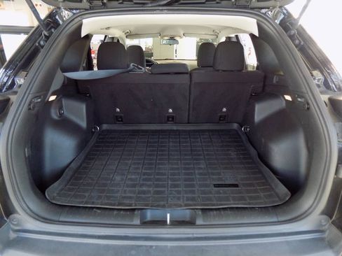 Used 2019 Jeep Cherokee Latitude w/ Popular Appearance Group image 24