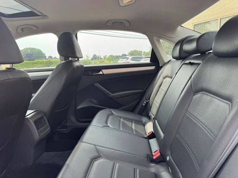 Used 2012 Volkswagen Passat 2.5 SE FWD image 31