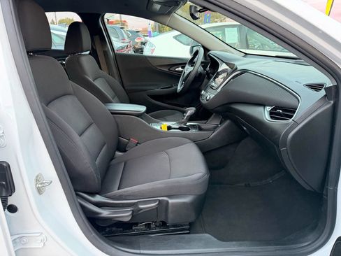 Used 2021 Chevrolet Malibu LT image 7