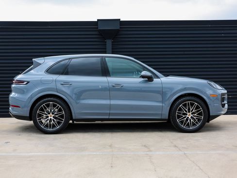 Certified 2026 Porsche Cayenne AWD/4WD image 8