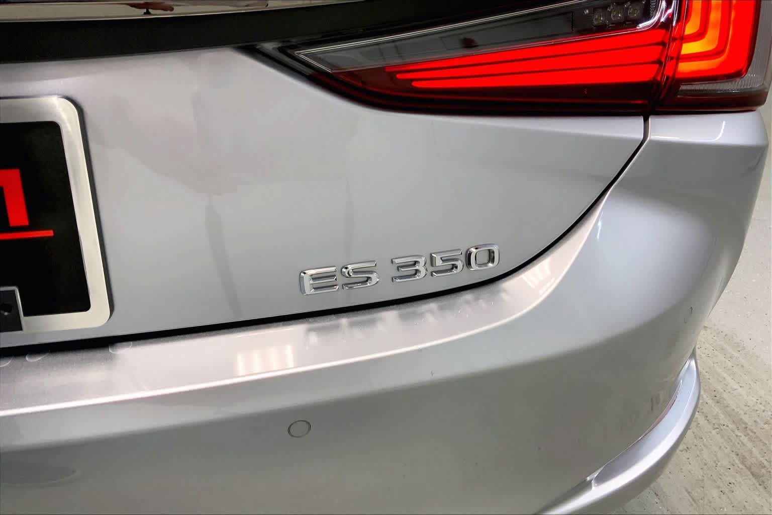 Used 2025 Lexus ES 350 w/ Accessory Package (Z1) FWD image 29