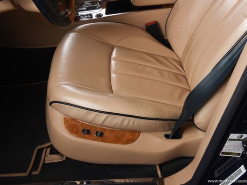 Used 2009 Bentley Arnage R image 33