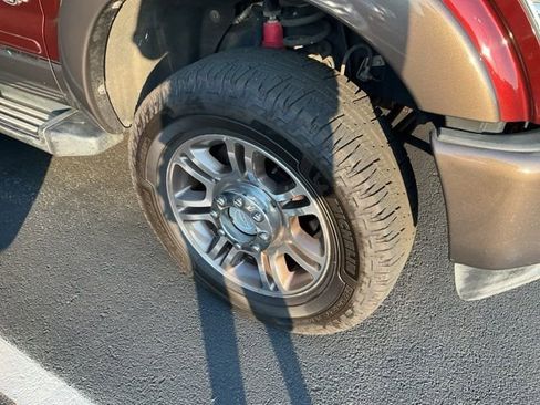 Used 2015 Ford F250 King Ranch w/ FX4 Off-Road Package AWD/4WD image 2