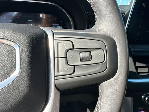 Used 2022 GMC Yukon XL SLT w/ SLT Premium Package image 25