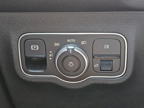 Certified 2023 Mercedes-Benz EQB 300 4MATIC image 23