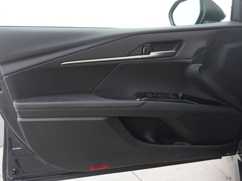 Used 2025 Toyota Camry LE image 19