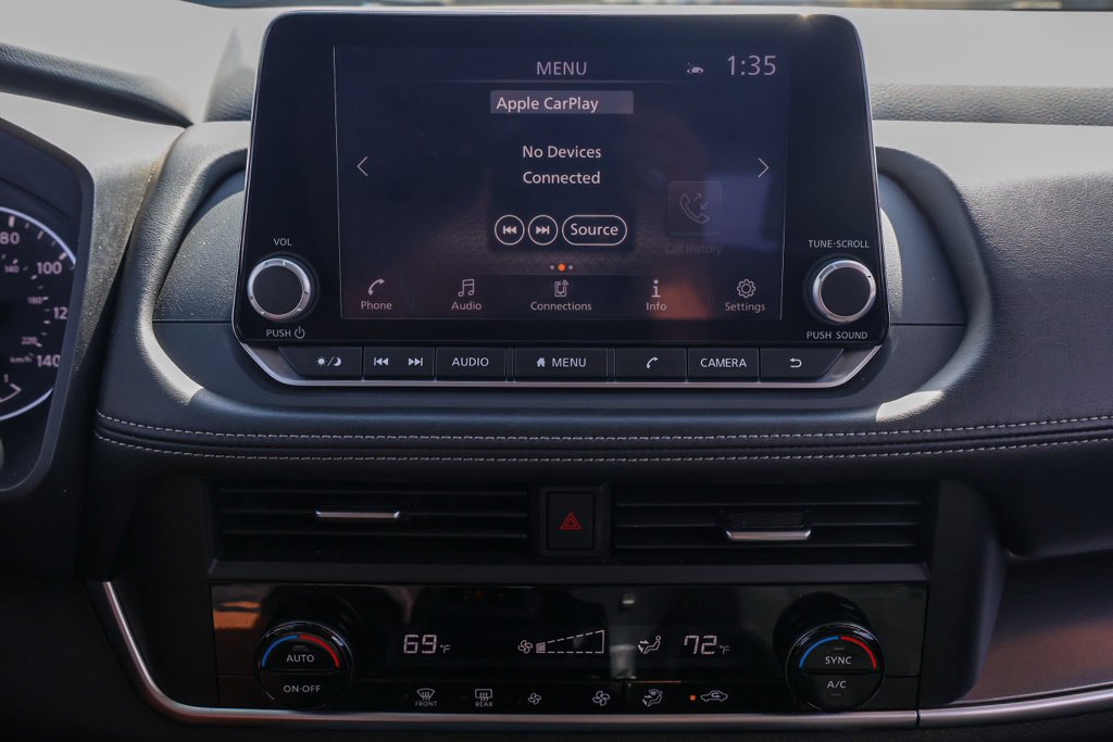 Used 2024 Nissan Rogue SV FWD image 29