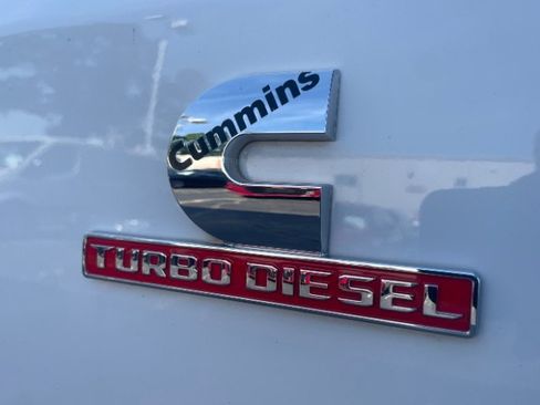 Used 2024 RAM 3500 Tradesman w/ Chrome Appearance Group AWD/4WD image 18