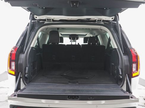 Used 2025 Ford Expedition Max Platinum w/ Platinum Ultimate Package AWD/4WD image 17