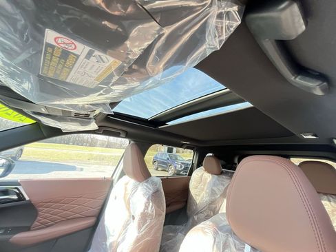 New 2026 Mitsubishi Outlander SEL image 22