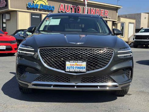 Used 2025 Genesis GV70 2.5T AWD/4WD image 6