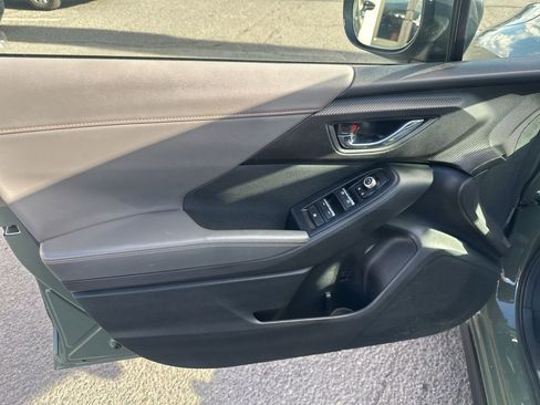 Certified 2025 Subaru Crosstrek 2.5i Limited w/ Crosstrek Mirror Package image 25