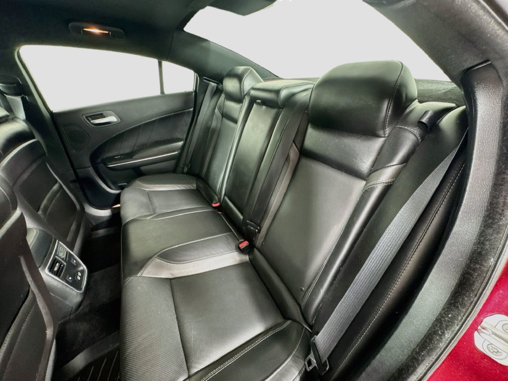 Used 2018 Dodge Charger R/T w/ Premium Group RWD image 24