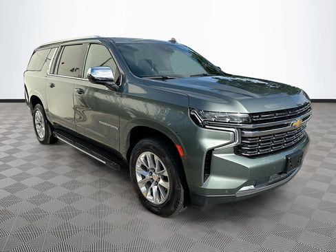 Used 2024 Chevrolet Suburban Premier AWD/4WD image 4