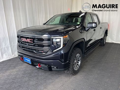 Used 2022 GMC Sierra 1500 AT4 w/ AT4 Premium Package AWD/4WD image 1