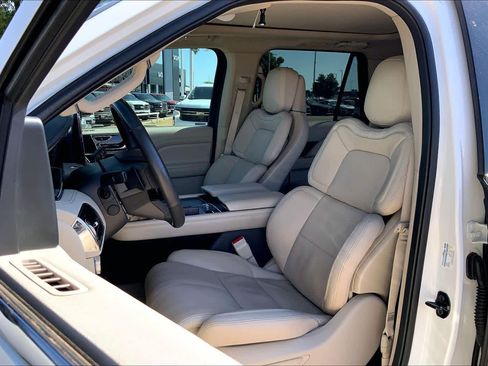 Used 2021 Lincoln Navigator Reserve AWD/4WD image 8
