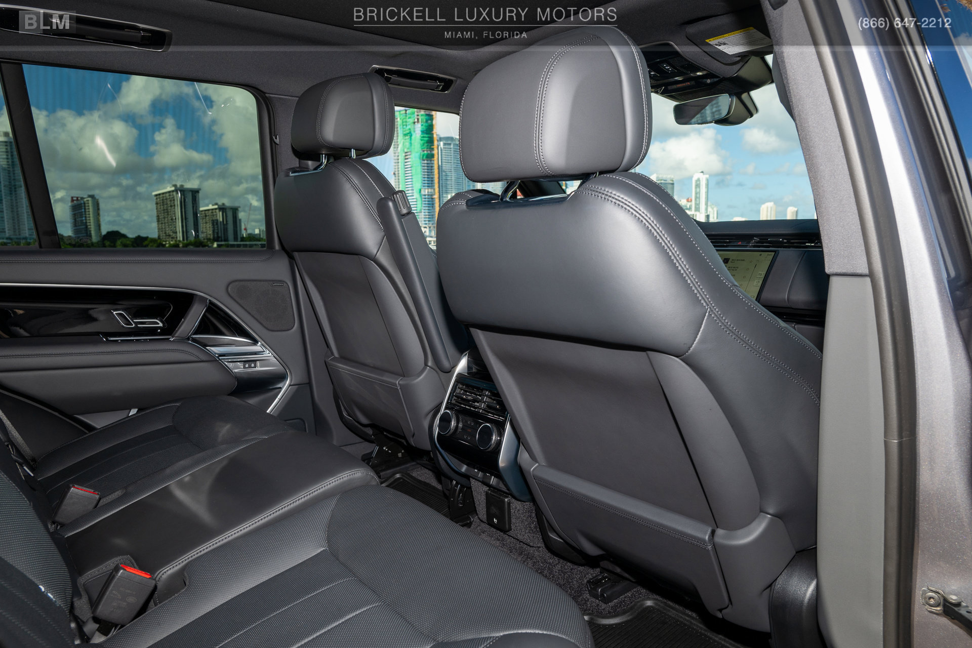Used 2024 Land Rover Range Rover SE AWD/4WD image 25