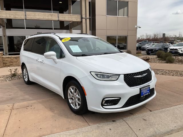 Used 2021 Chrysler Pacifica Touring-L FWD image 11