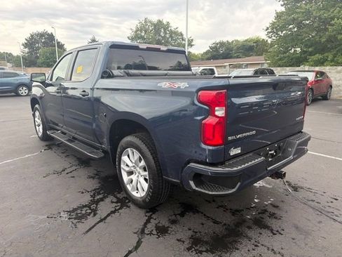 Used 2020 Chevrolet Silverado 1500 Custom w/ Custom Value Package AWD/4WD image 8