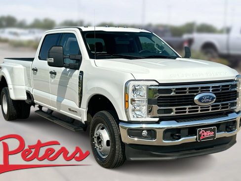 Used 2024 Ford F350 XLT image 1