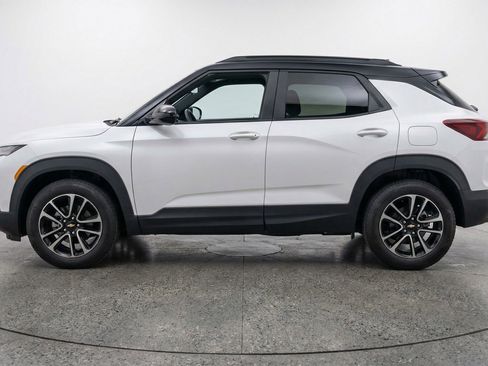 Used 2025 Chevrolet TrailBlazer LT w/ Driver Confidence Package AWD/4WD image 5