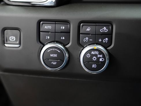 Used 2025 GMC Sierra 2500 Denali image 29