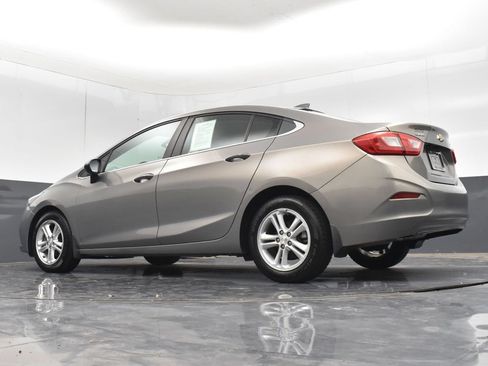 Used 2018 Chevrolet Cruze LT w/ Convenience Package FWD image 26
