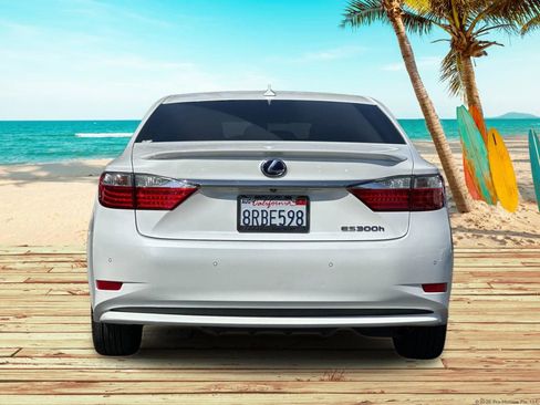 Used 2013 Lexus ES 300h w/ Premium Pkg FWD image 5