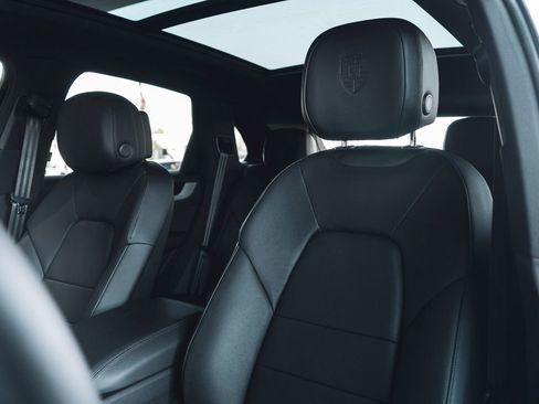 New 2025 Porsche Cayenne image 5