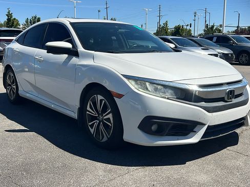 Used 2018 Honda Civic EX-T image 3