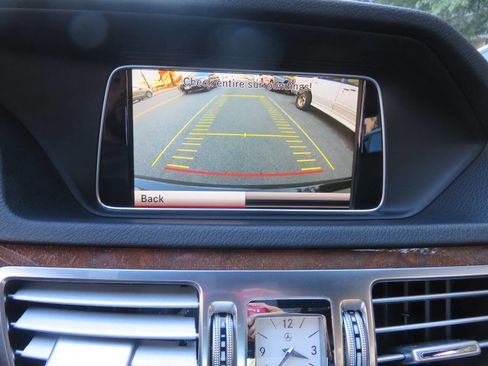 Used 2014 Mercedes-Benz E 350 E 350 Sport 4MATIC AWD 4dr Sed image 17