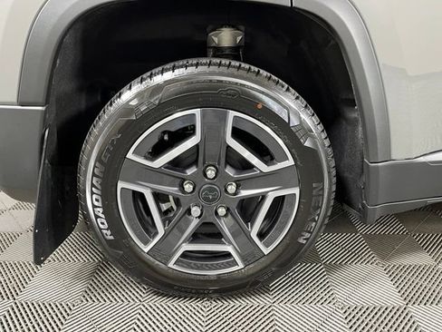 Used 2026 Jeep Cherokee Laredo AWD/4WD image 10