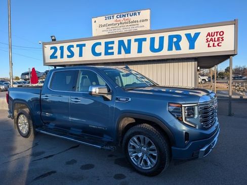 Used 2024 GMC Sierra 1500 Denali w/ Technology Package AWD/4WD image 1