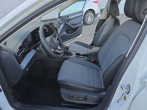 New 2026 Volkswagen Jetta SE FWD image 12