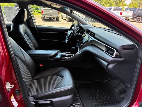 Used 2018 Toyota Camry SE FWD image 36