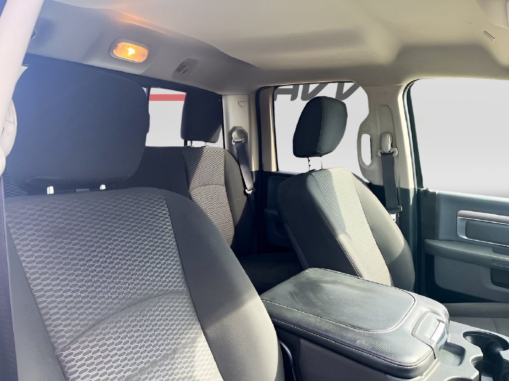 Used 2020 RAM 1500 Warlock AWD/4WD image 25