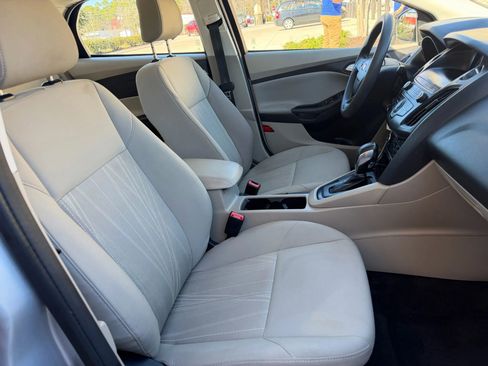 Used 2018 Ford Focus SE image 33