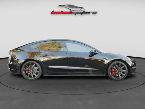 Used 2019 Tesla Model 3 Performance image 2